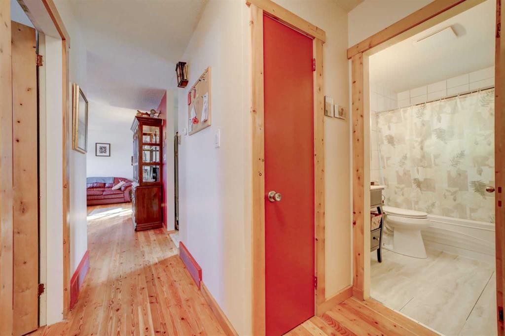 452 16 Street, Fort Macleod, AB - Indoor Photo Showing Bathroom