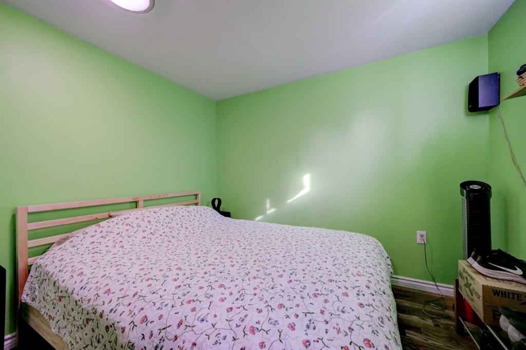 452 16 Street, Fort Macleod, AB - Indoor Photo Showing Bedroom
