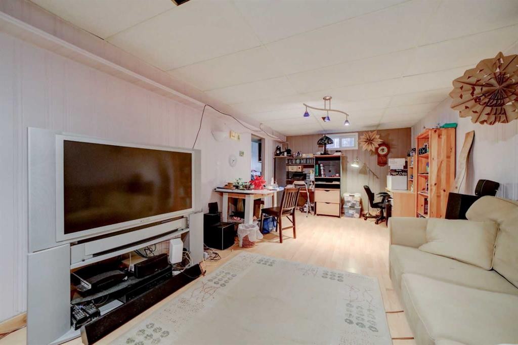 452 16 Street, Fort Macleod, AB - Indoor