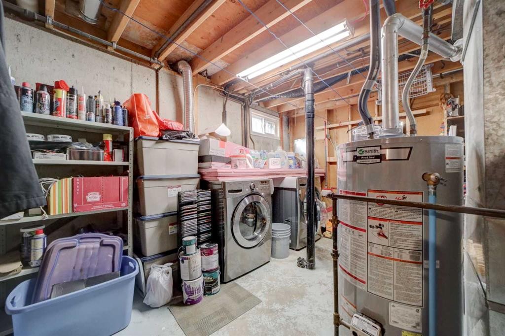 452 16 Street, Fort Macleod, AB - Indoor Photo Showing Laundry Room