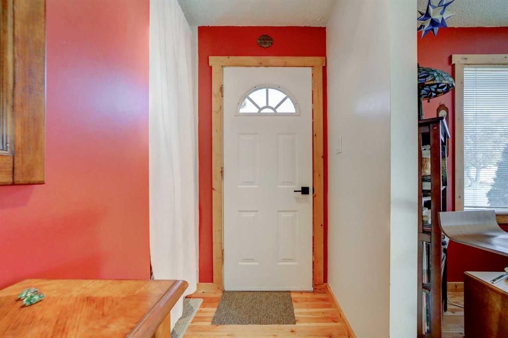 452 16 Street, Fort Macleod, AB - Indoor Photo Showing Other Room