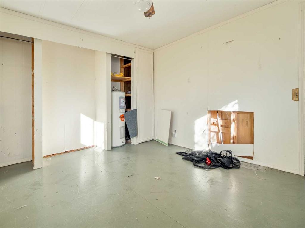 404 5 Avenue, Warner, AB - Indoor Photo Showing Other Room