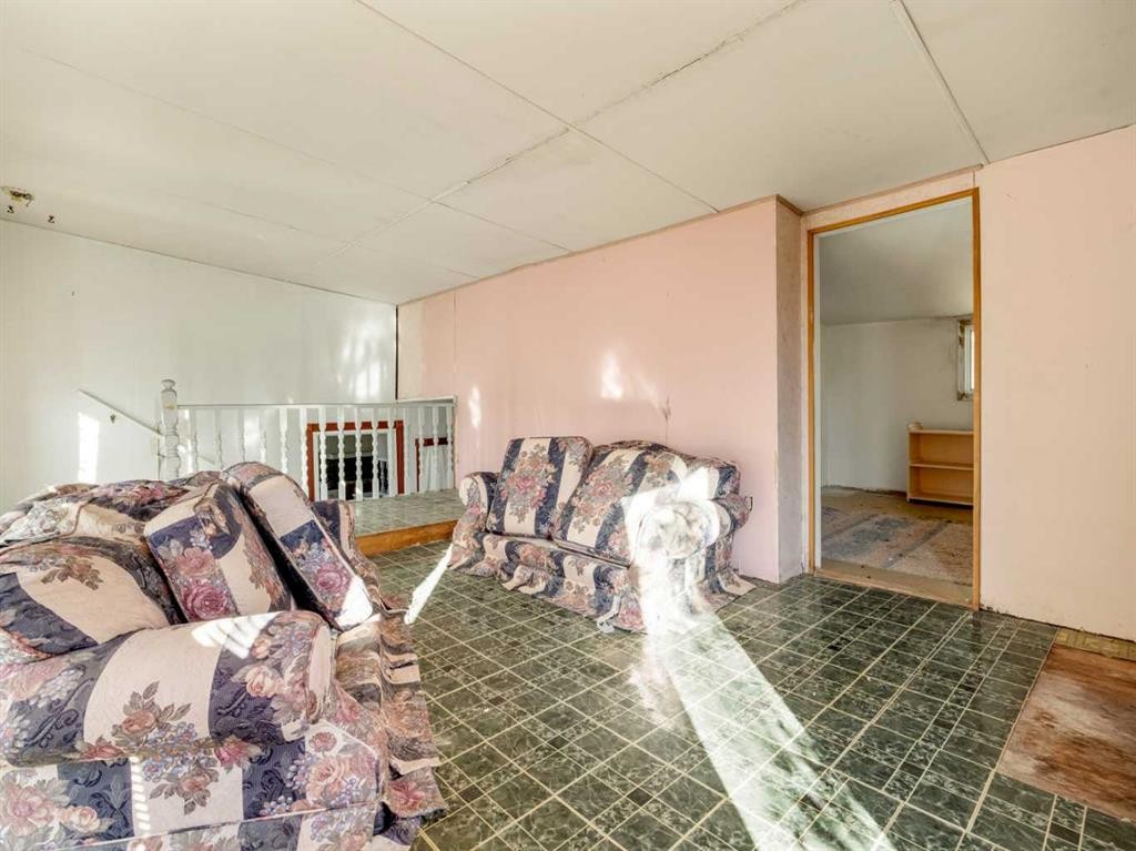 404 5 Avenue, Warner, AB - Indoor Photo Showing Bedroom