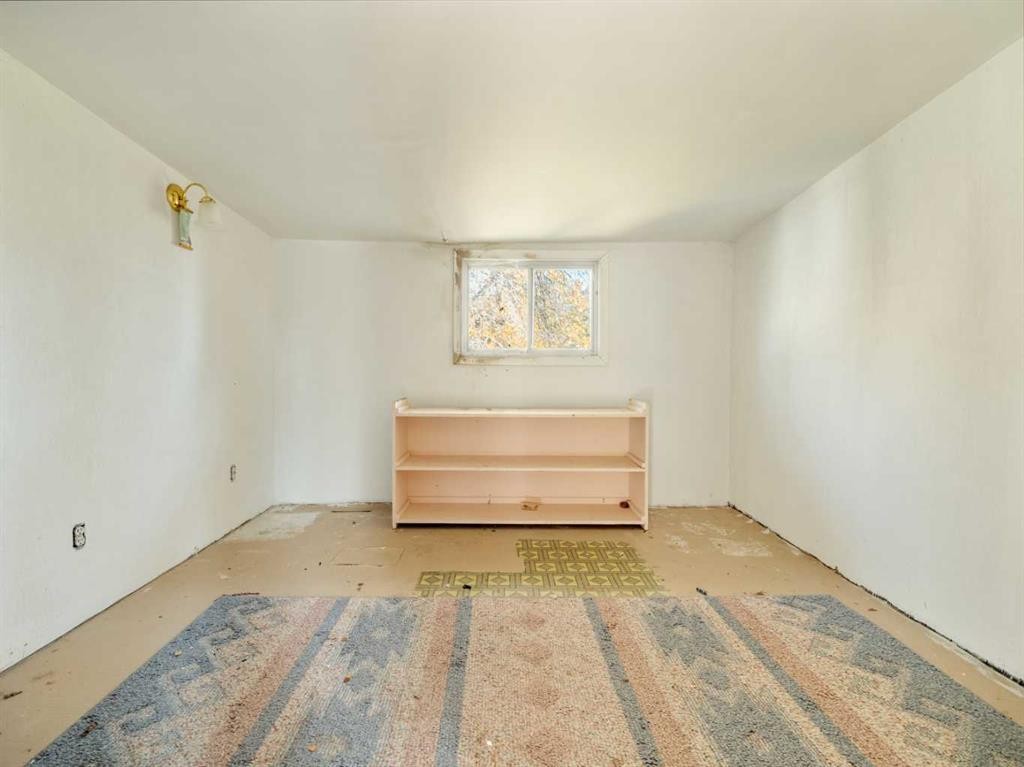 404 5 Avenue, Warner, AB - Indoor Photo Showing Other Room