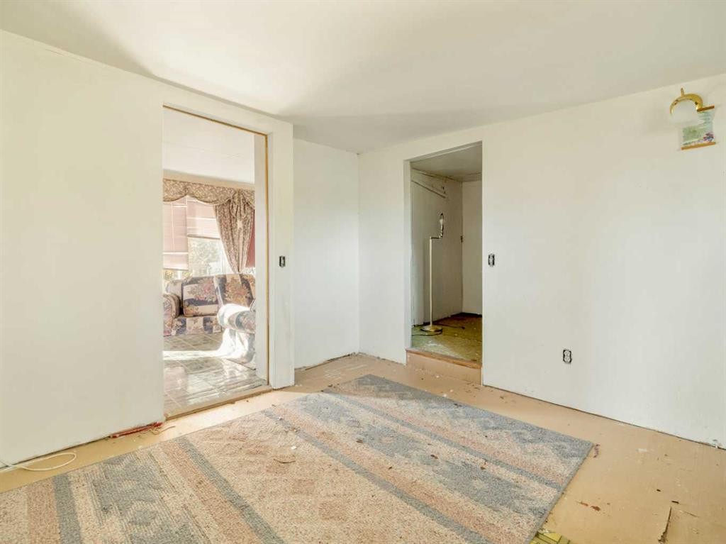 404 5 Avenue, Warner, AB - Indoor Photo Showing Other Room