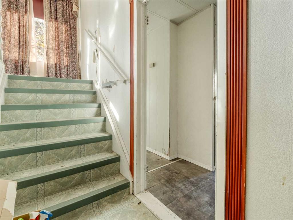 404 5 Avenue, Warner, AB - Indoor Photo Showing Other Room