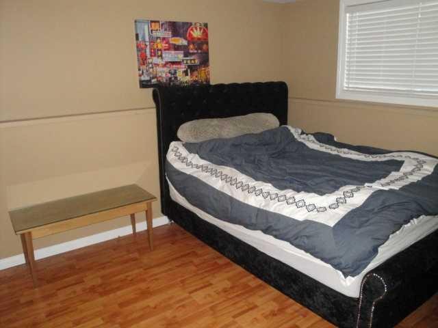 315 Lynx Crescent North, Lethbridge, AB - Indoor Photo Showing Bedroom