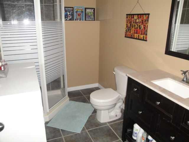315 Lynx Crescent North, Lethbridge, AB - Indoor Photo Showing Bathroom