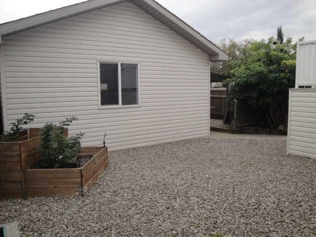 315 Lynx Crescent North, Lethbridge, AB - Outdoor With Exterior