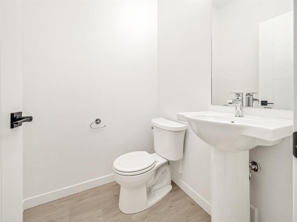 351 Blackwolf Boulevard North, Lethbridge, AB - Indoor Photo Showing Bathroom