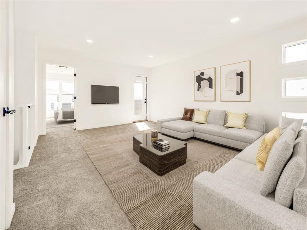 351 Blackwolf Boulevard North, Lethbridge, AB - Indoor Photo Showing Living Room