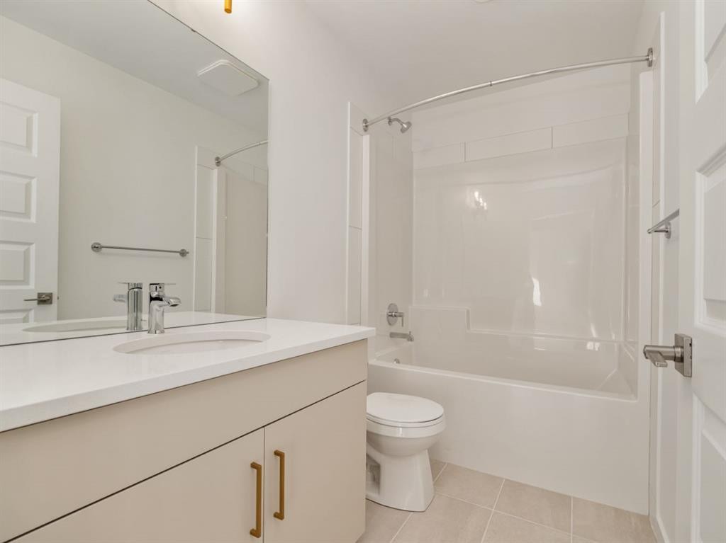 734 Violet Place West, Lethbridge, AB - Indoor Photo Showing Bathroom