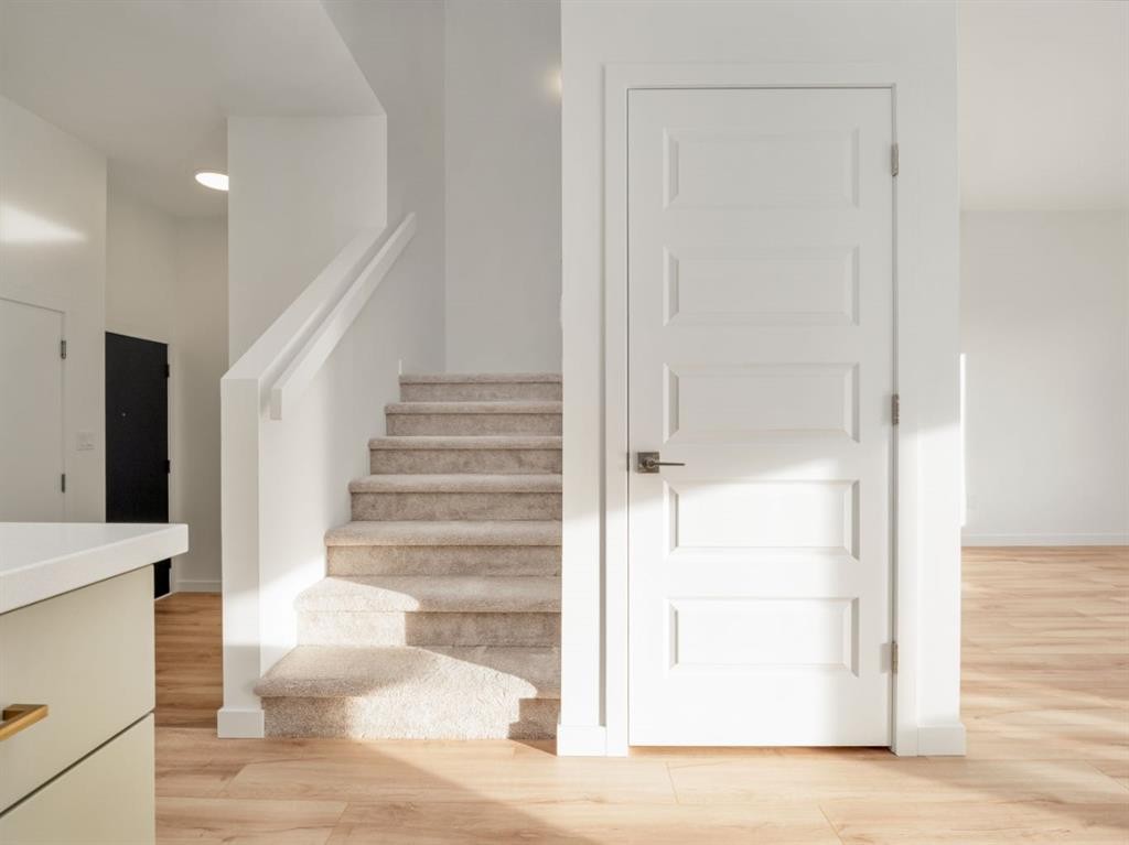 734 Violet Place West, Lethbridge, AB - Indoor Photo Showing Other Room