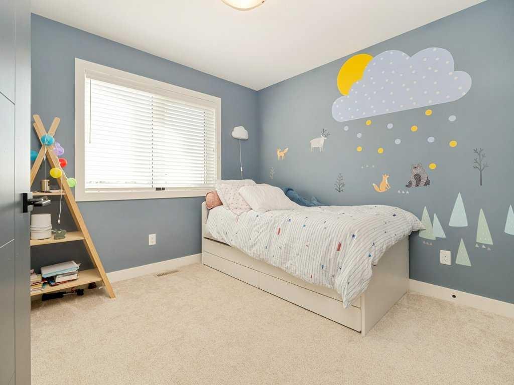 660 Aquitania Boulevard West, Lethbridge, AB - Indoor Photo Showing Bedroom