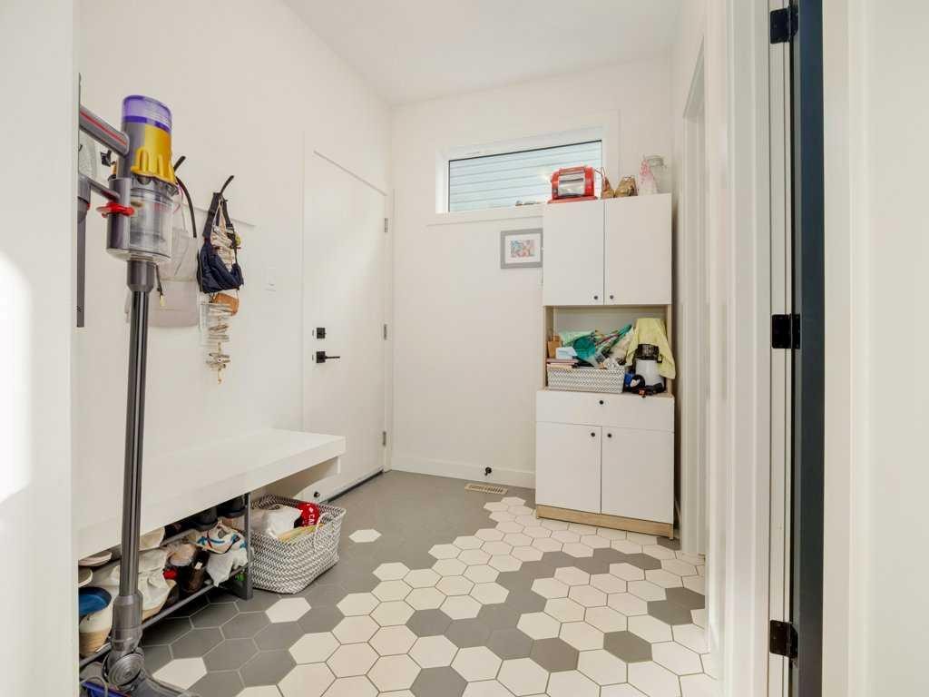 660 Aquitania Boulevard West, Lethbridge, AB - Indoor Photo Showing Other Room