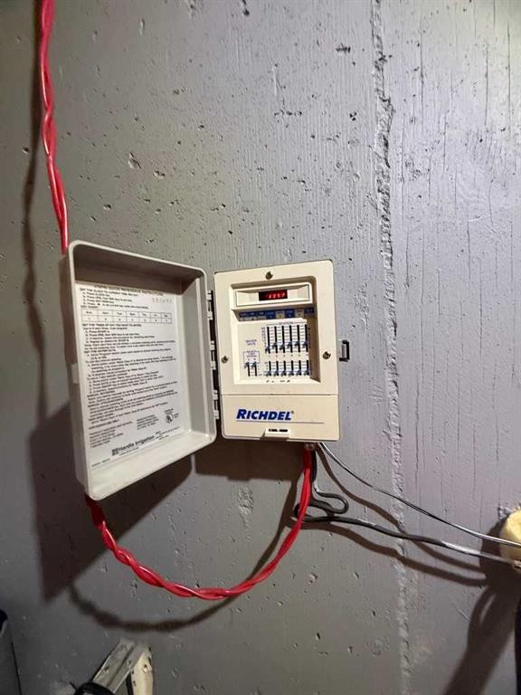 486N 100E, Raymond, AB - Indoor Photo Showing Other Room