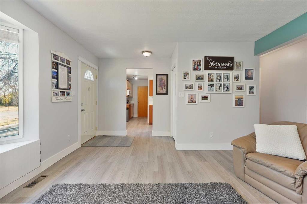 486N 100E, Raymond, AB - Indoor