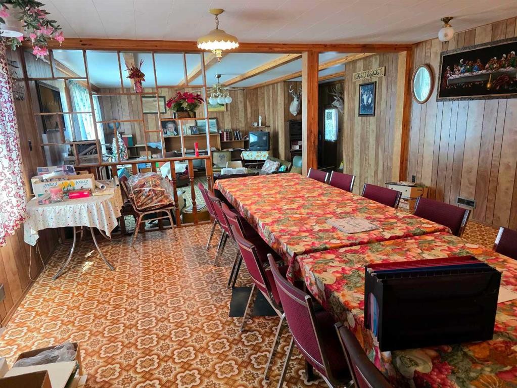 221036 Twp Rd 9-1A Township, Rural Lethbridge County, AB - Indoor Photo Showing Dining Room