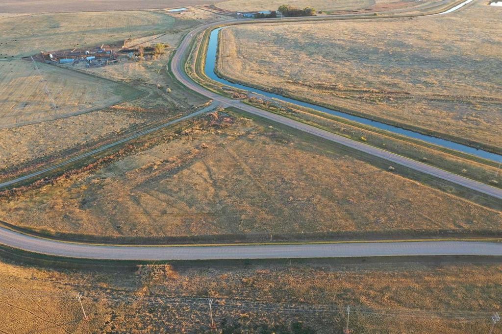 5.10 M/L Acres, Hays, AB