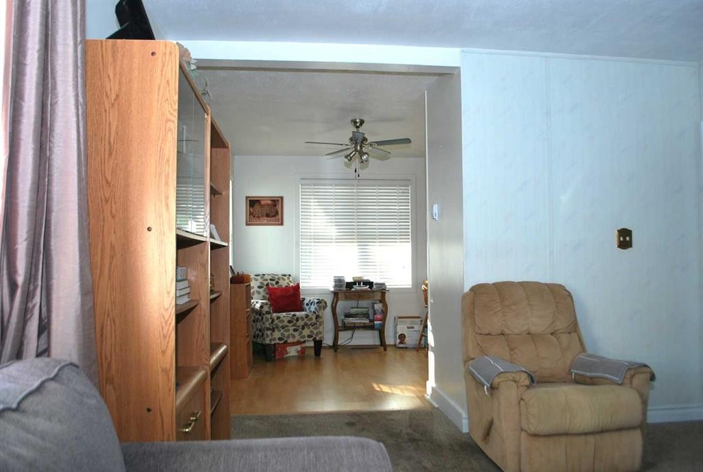 246 N 100 E, Raymond, AB - Indoor