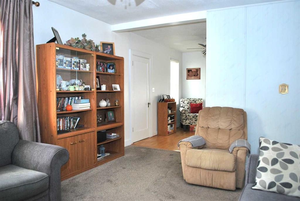 246 N 100 E, Raymond, AB - Indoor