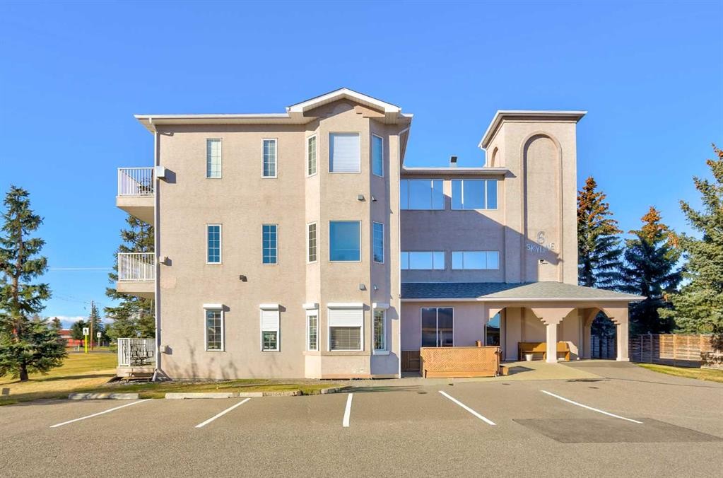 103-6 Skyline Crescent, Claresholm, AB - Outdoor With Facade