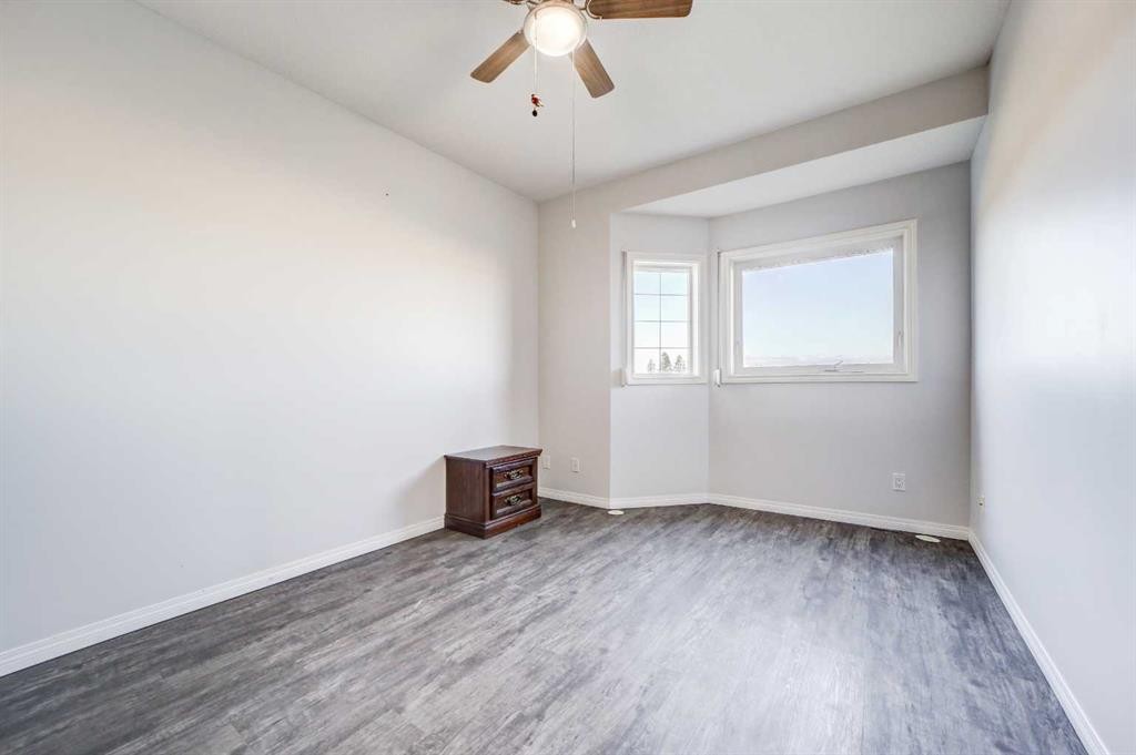 103-6 Skyline Crescent, Claresholm, AB - Indoor Photo Showing Other Room