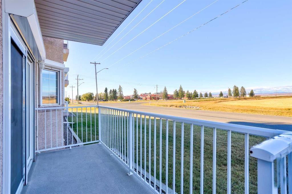 103-6 Skyline Crescent, Claresholm, AB - Outdoor With Balcony