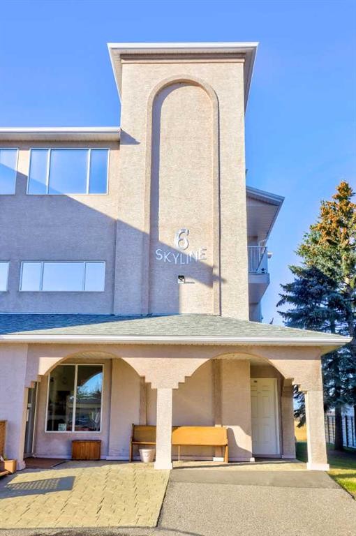 103-6 Skyline Crescent, Claresholm, AB - Outdoor