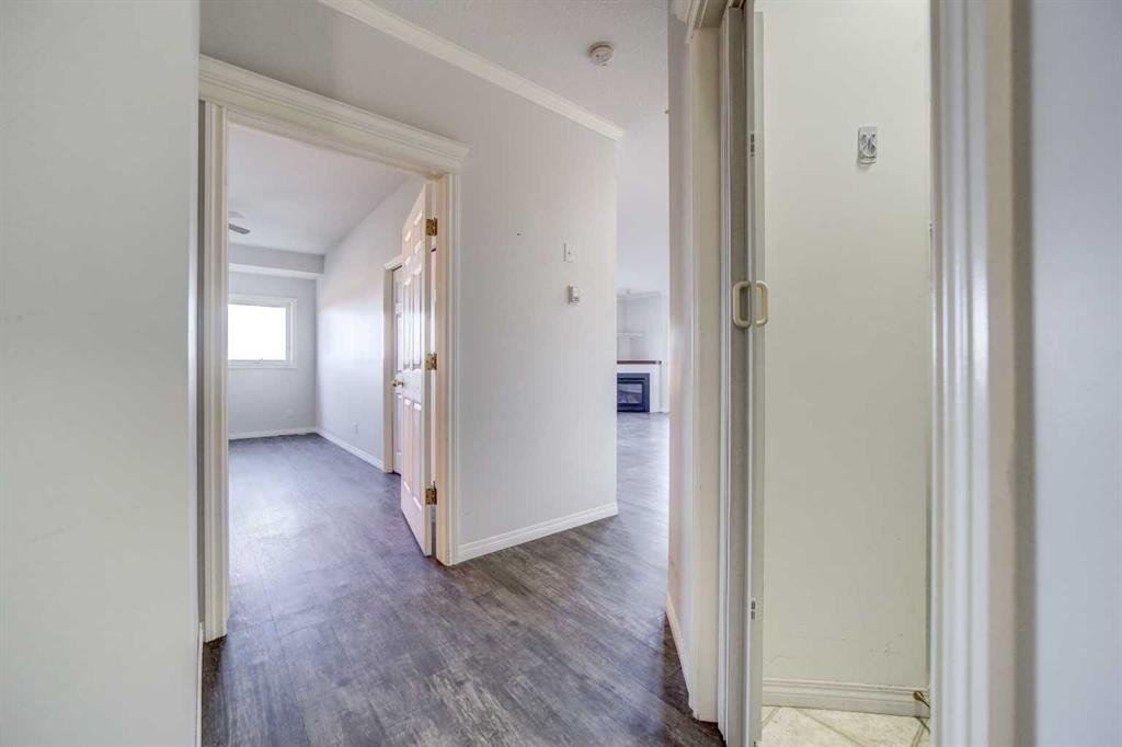 103-6 Skyline Crescent, Claresholm, AB - Indoor Photo Showing Other Room