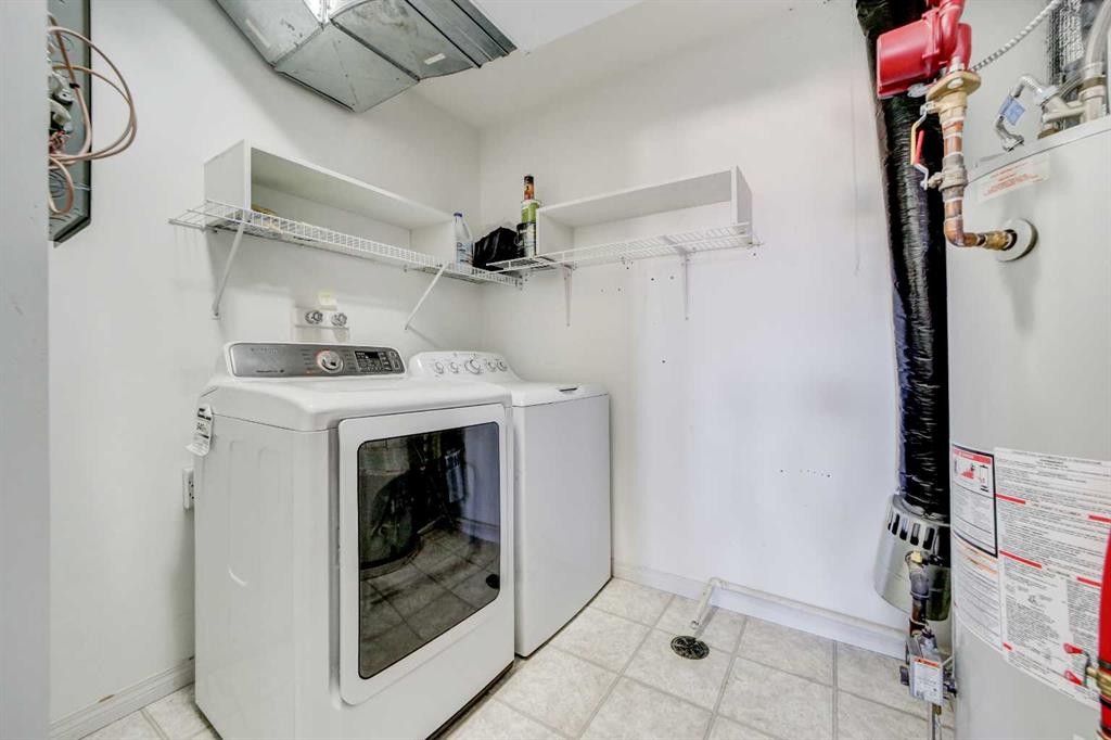 103-6 Skyline Crescent, Claresholm, AB - Indoor Photo Showing Laundry Room