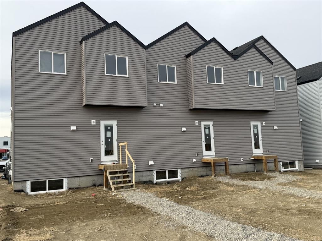 1359 Abitibi Road West, Lethbridge, AB - Outdoor With Exterior