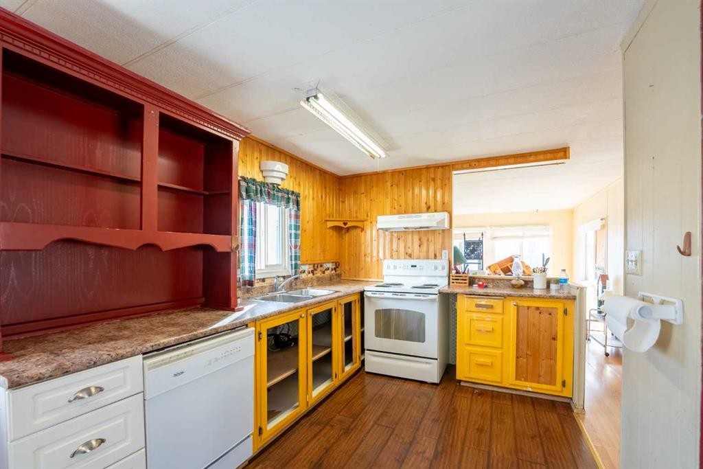 19-5853 4 Street, Claresholm, AB