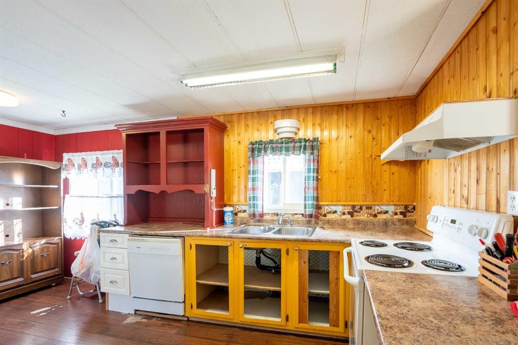 19-5853 4 Street, Claresholm, AB