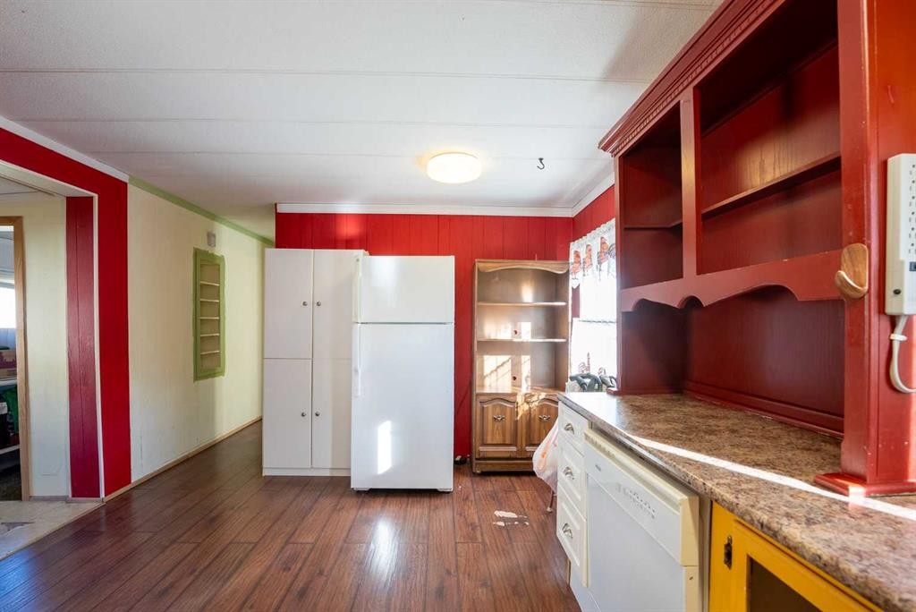 19-5853 4 Street, Claresholm, AB