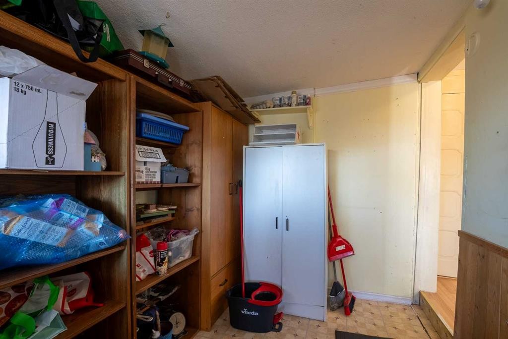 19-5853 4 Street, Claresholm, AB