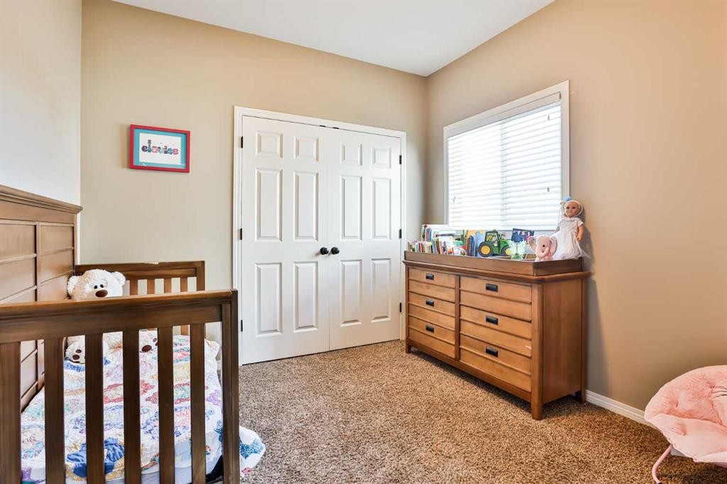 887 Keystone Meadows West, Lethbridge, AB - Indoor Photo Showing Bedroom