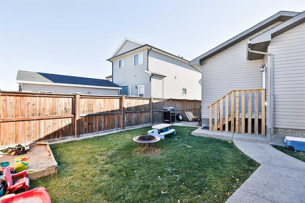 887 Keystone Meadows West, Lethbridge, AB - Outdoor With Exterior