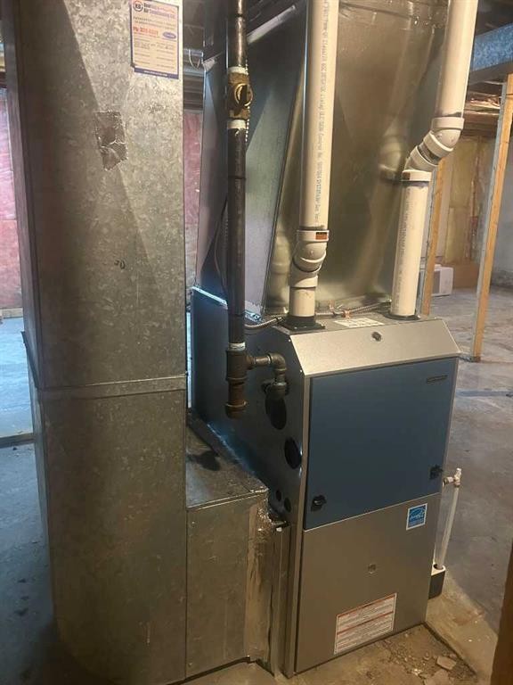 4817 51 Avenue, Taber, AB - Indoor Photo Showing Basement