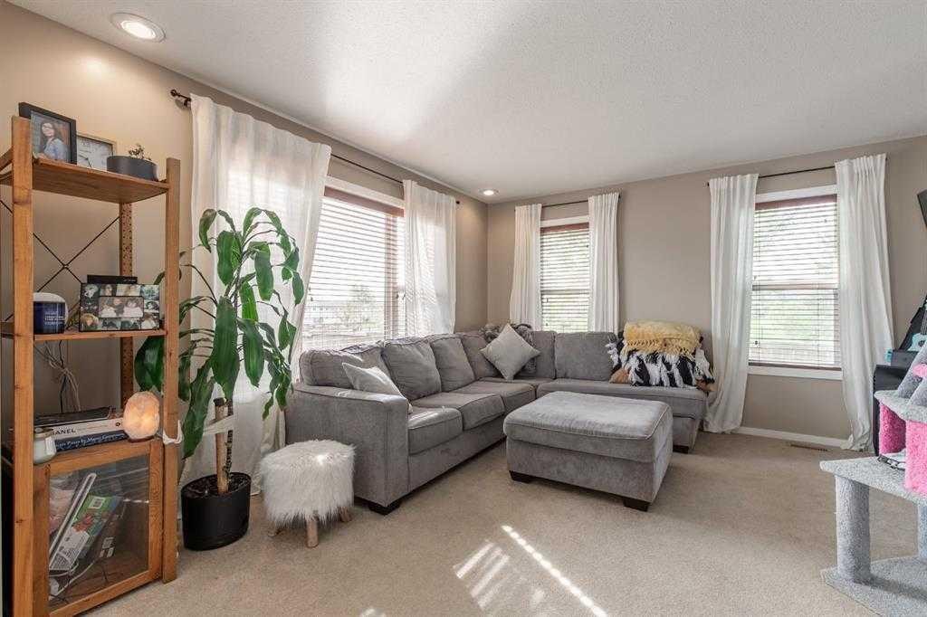 3 Aberdeen Road West, Lethbridge, AB