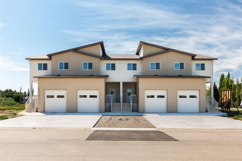 308 S 50 W, Raymond, AB - Outdoor With Facade
