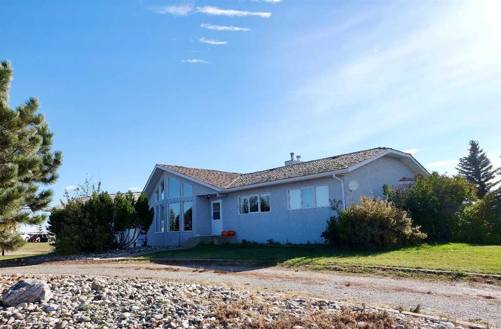 222041 Rge Rd 52, Magrath, AB - Outdoor