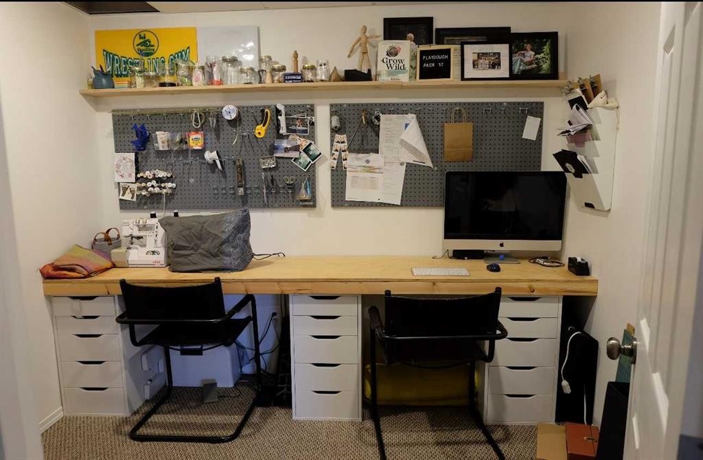 222041 Rge Rd 52, Magrath, AB - Indoor Photo Showing Office