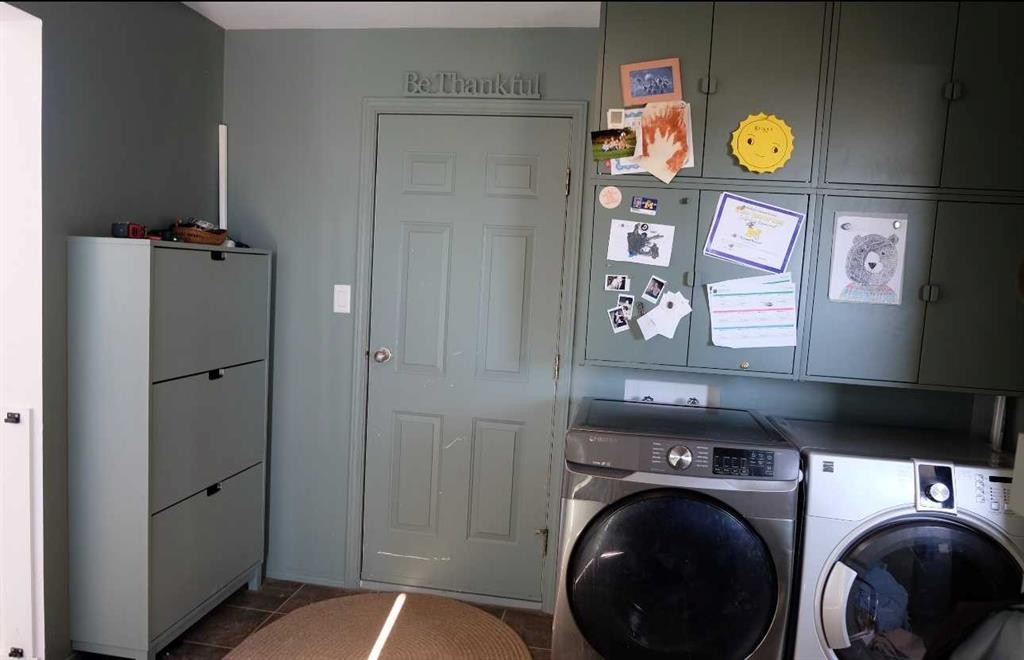 222041 Rge Rd 52, Magrath, AB - Indoor Photo Showing Laundry Room