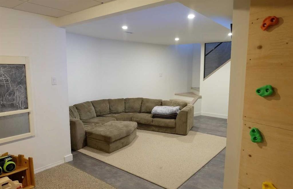 222041 Rge Rd 52, Magrath, AB - Indoor