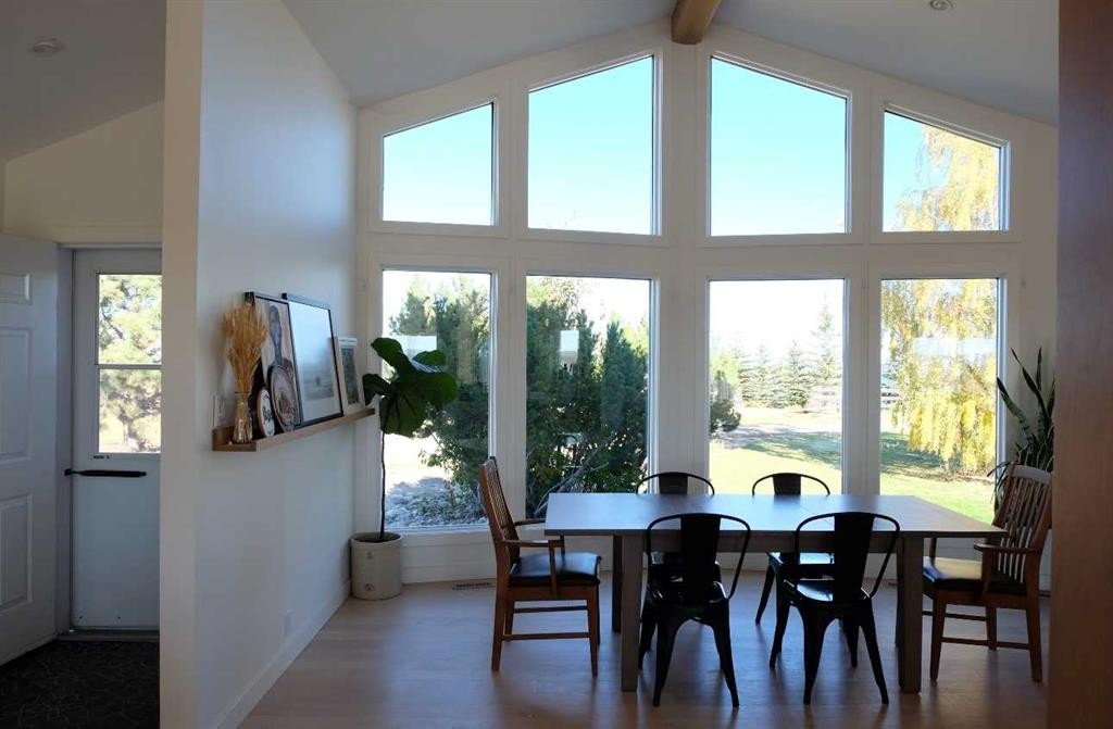 222041 Rge Rd 52, Magrath, AB - Indoor Photo Showing Dining Room