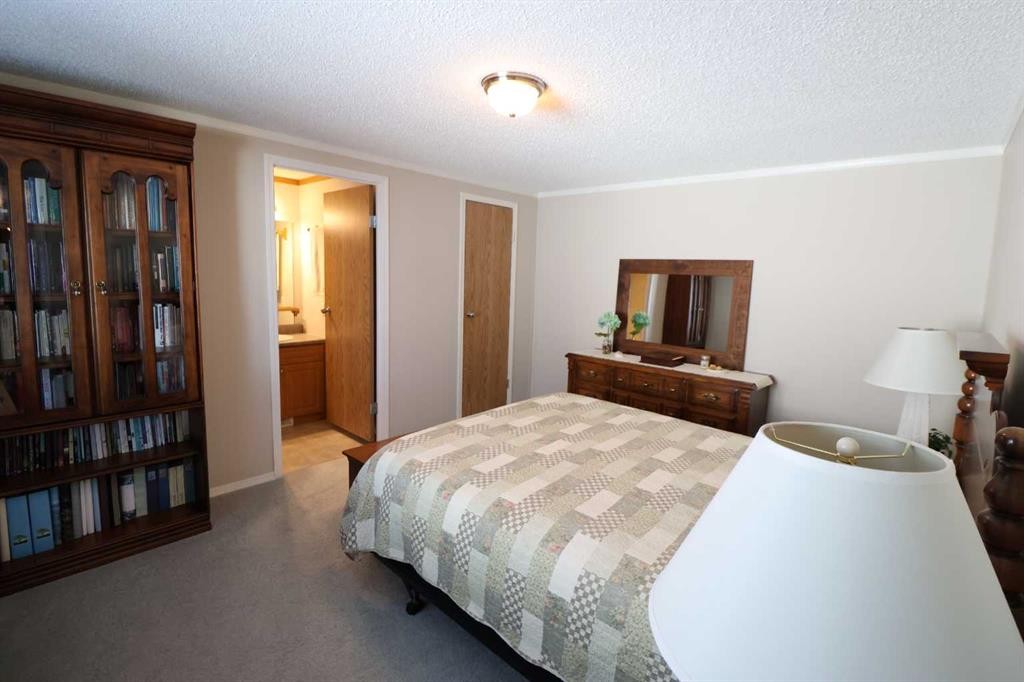 3002 33 Ave South, Lethbridge, AB