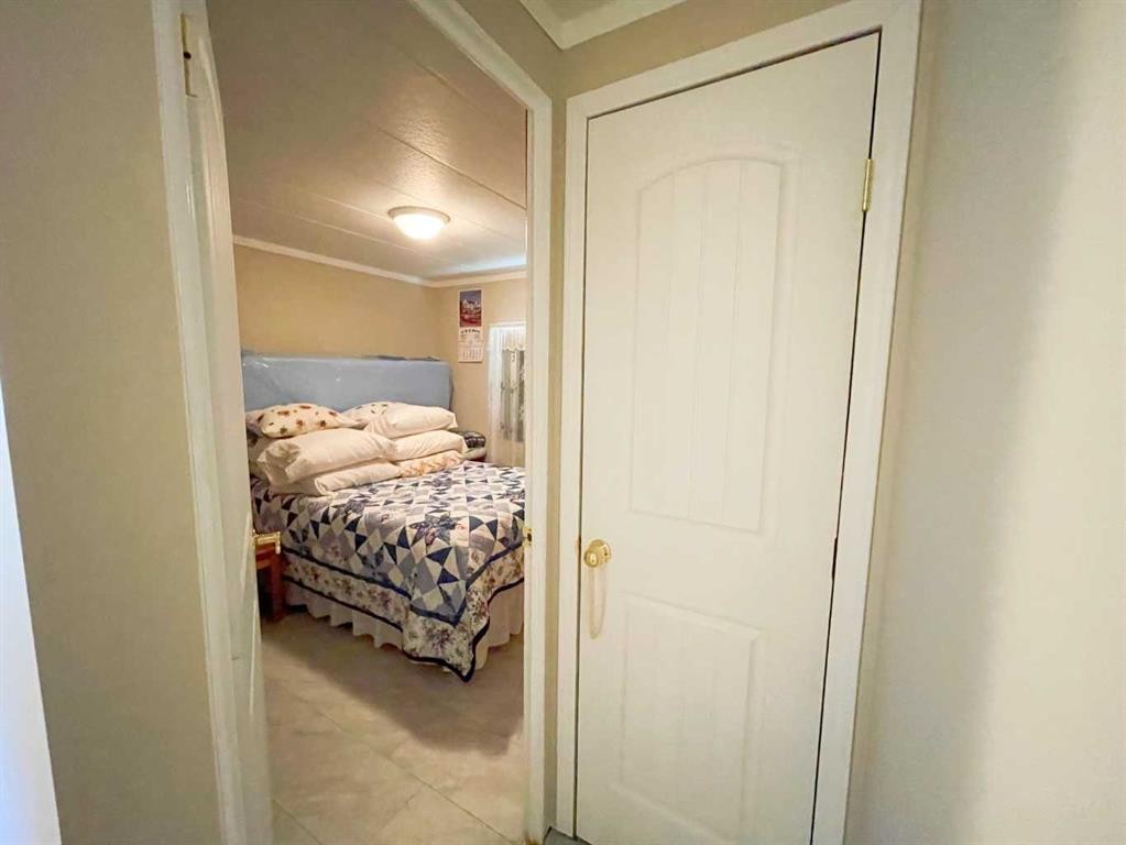 331 Armstrong Street, Carmangay, AB - Indoor