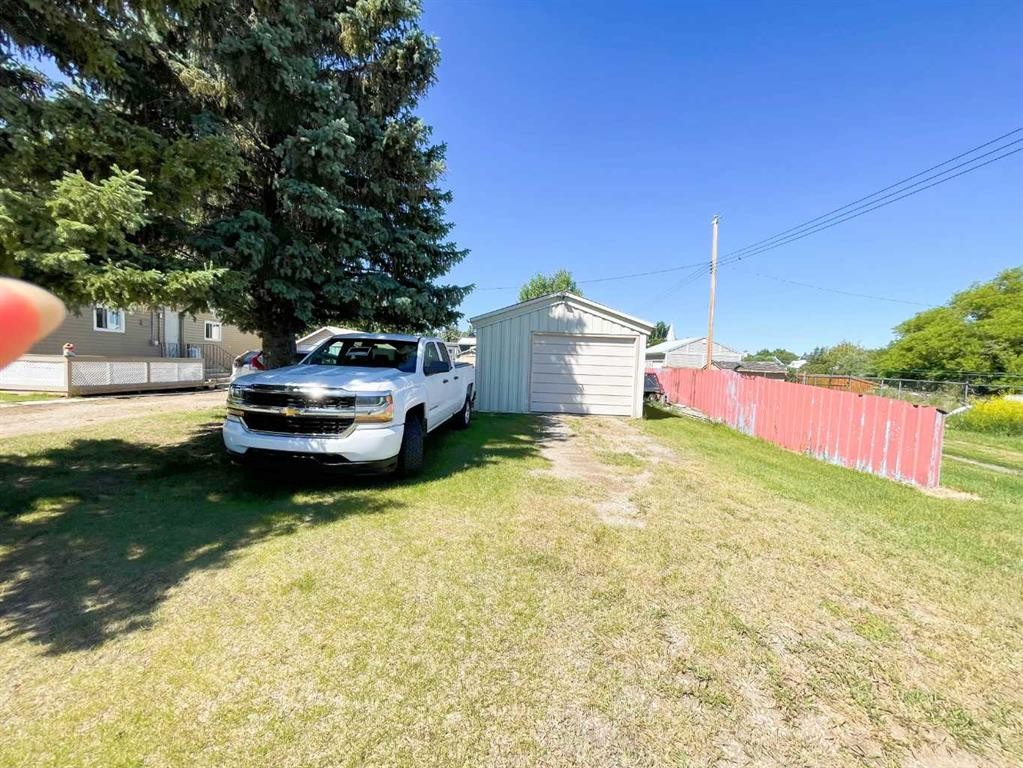 331 Armstrong Street, Carmangay, AB - Outdoor