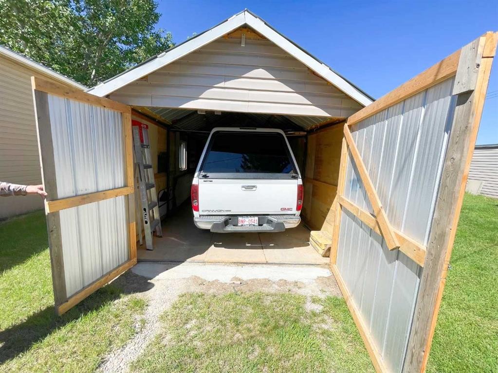 331 Armstrong Street, Carmangay, AB - Outdoor With Exterior